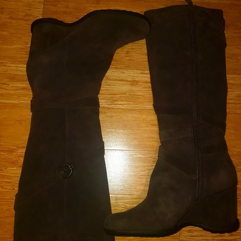 New a.n.a Brown Suede Wedge Heel Boots (Misty)